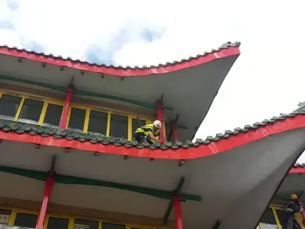 Restoring Columns by Painting and Decoration London