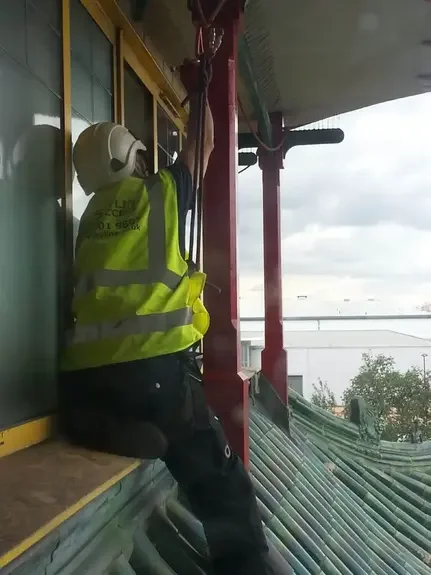 Restoring Columns by Painting and Decoration London